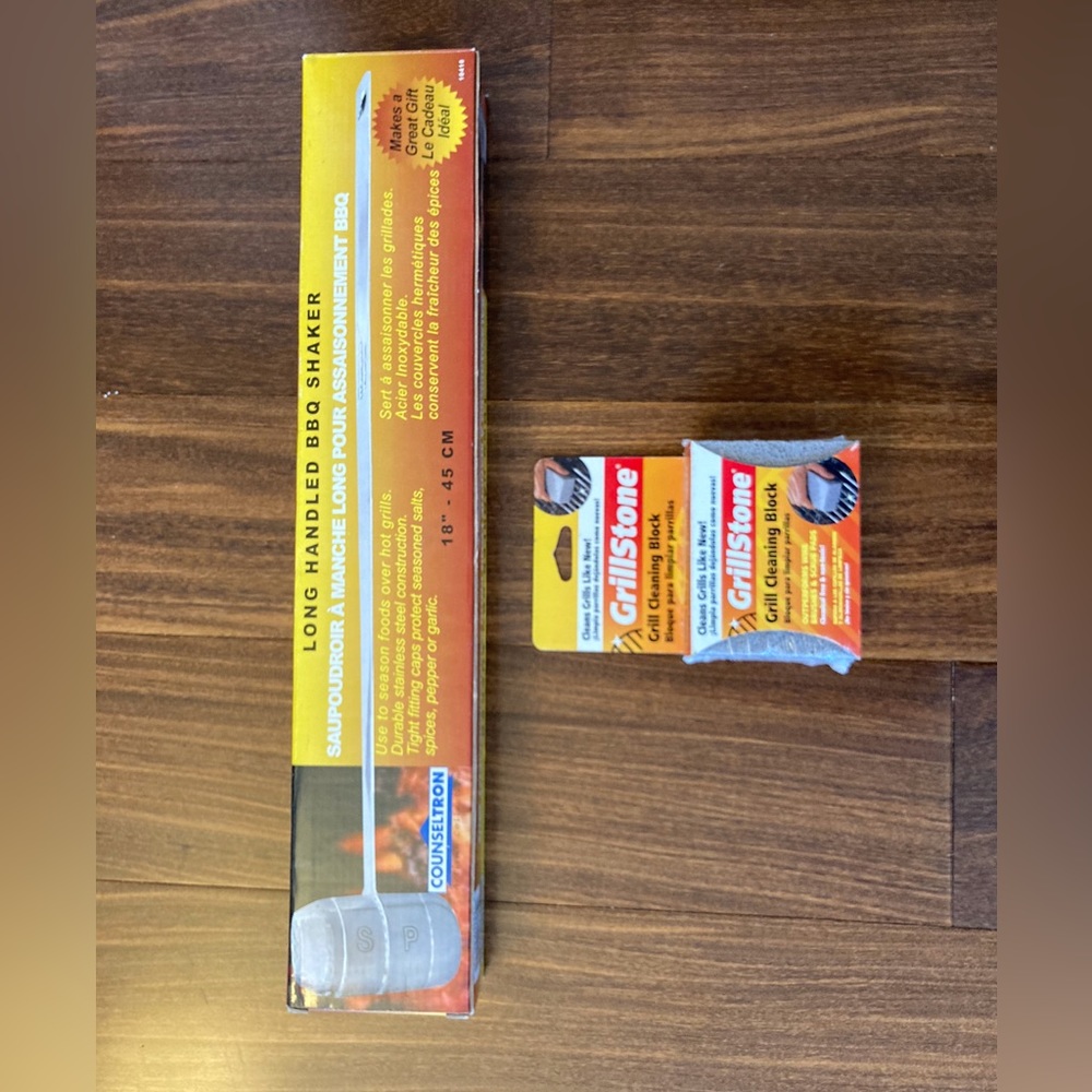 NWT BBQ Shaker + GrillStone Cleaning Block